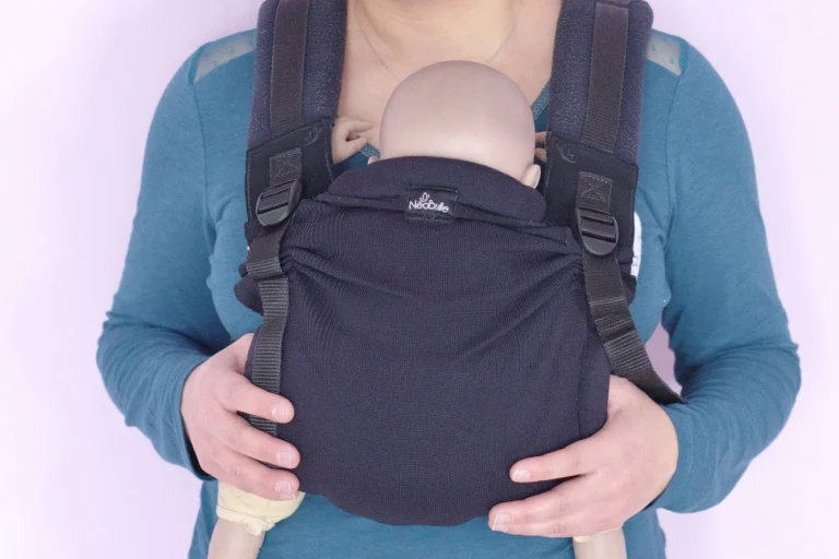 Location de porte-bébé à Cholet : testez différents modèles avant d’acheter pour un portage physiologique, sûr et adapté à votre bébé.