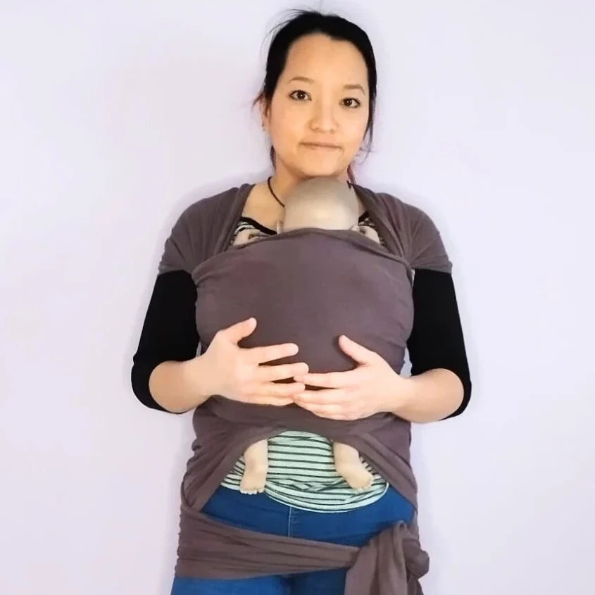 Atelier de portage bébé à Cholet : découvrez les bases du portage physiologique et les règles de sécurité