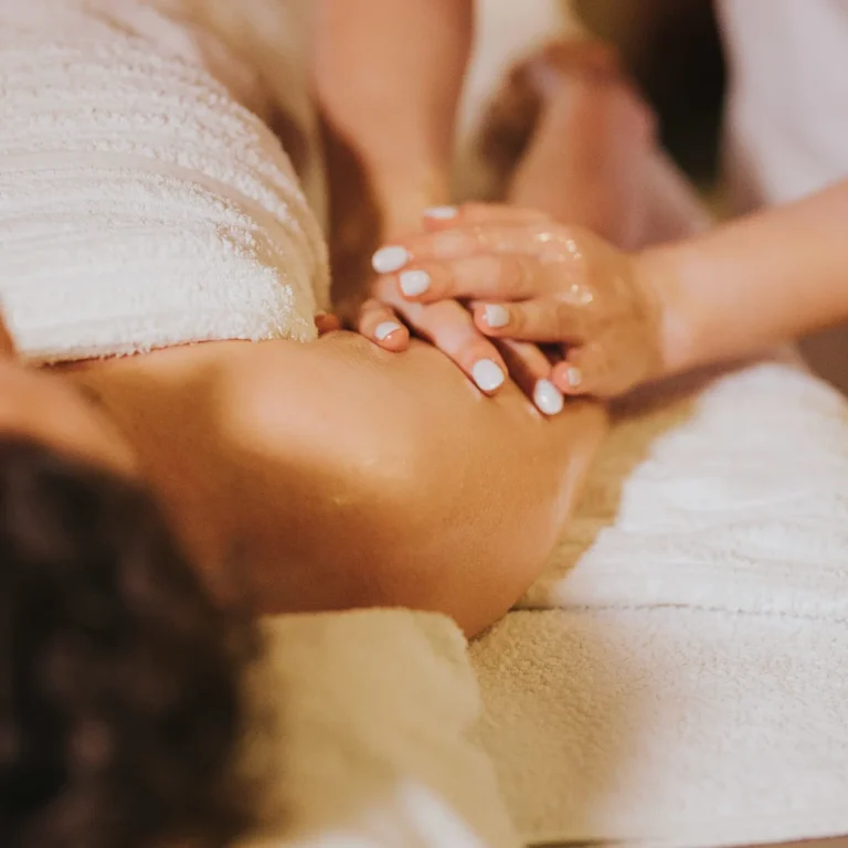 Un massage postnatal à Cholet après l'accouchement pour mieux vous sentir dans votre corps et récupérer après l'effort.